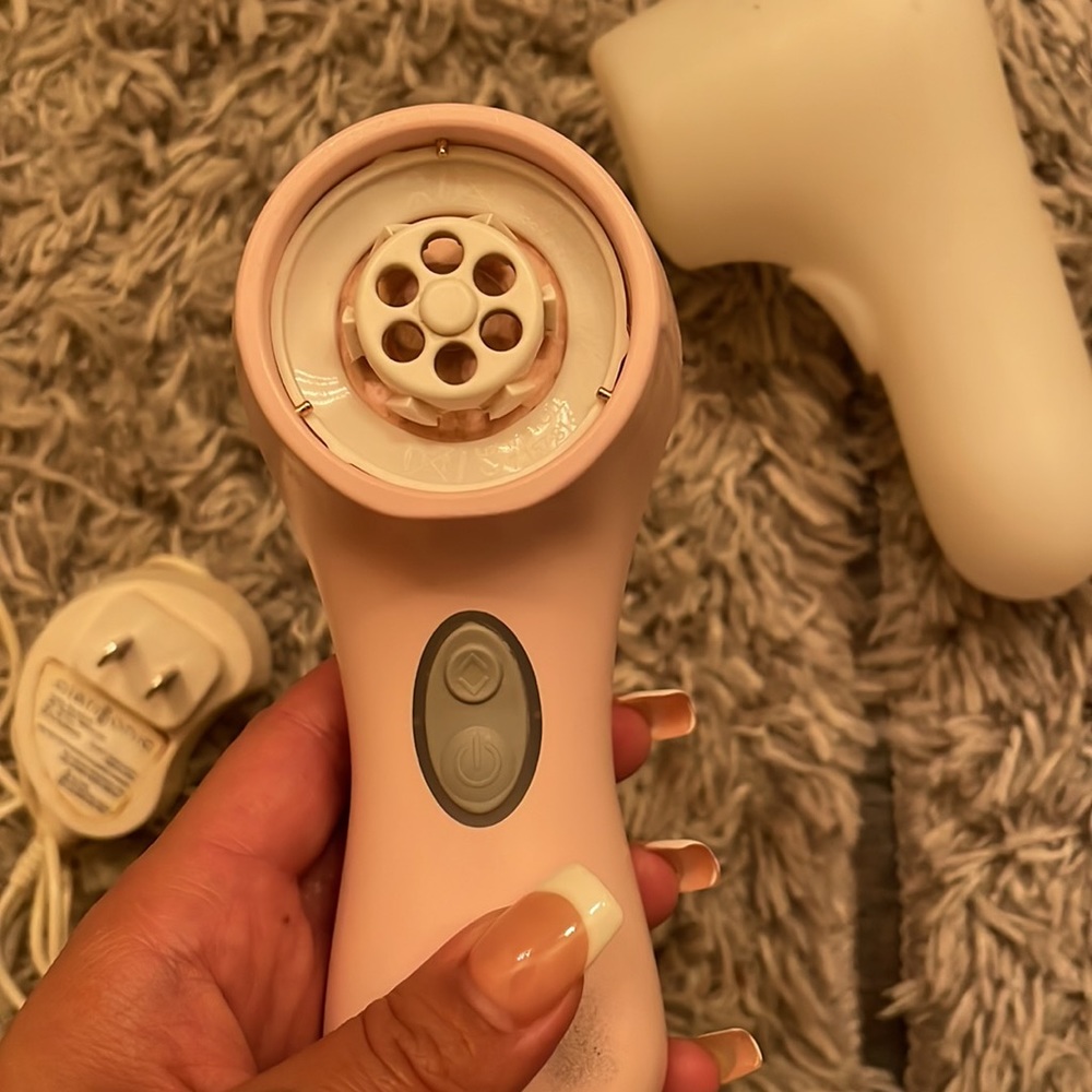 Clarisonic face cleaner - Picture 3 of 3